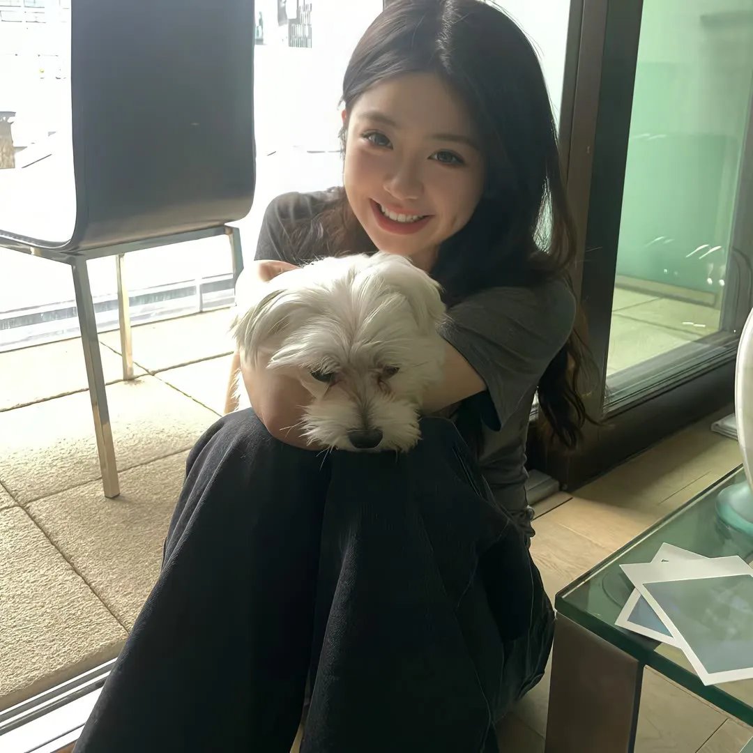 驼背人与舞女 封面